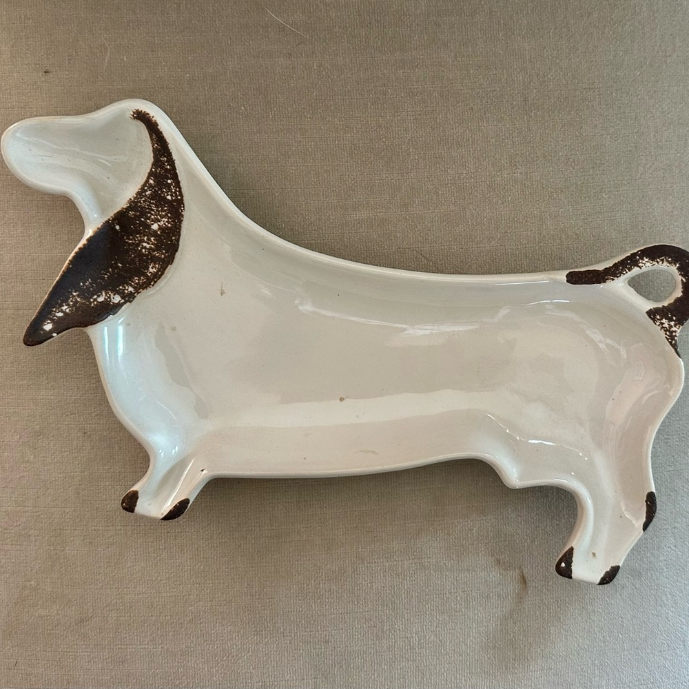 A Dachshund to Hold Your Treasures!